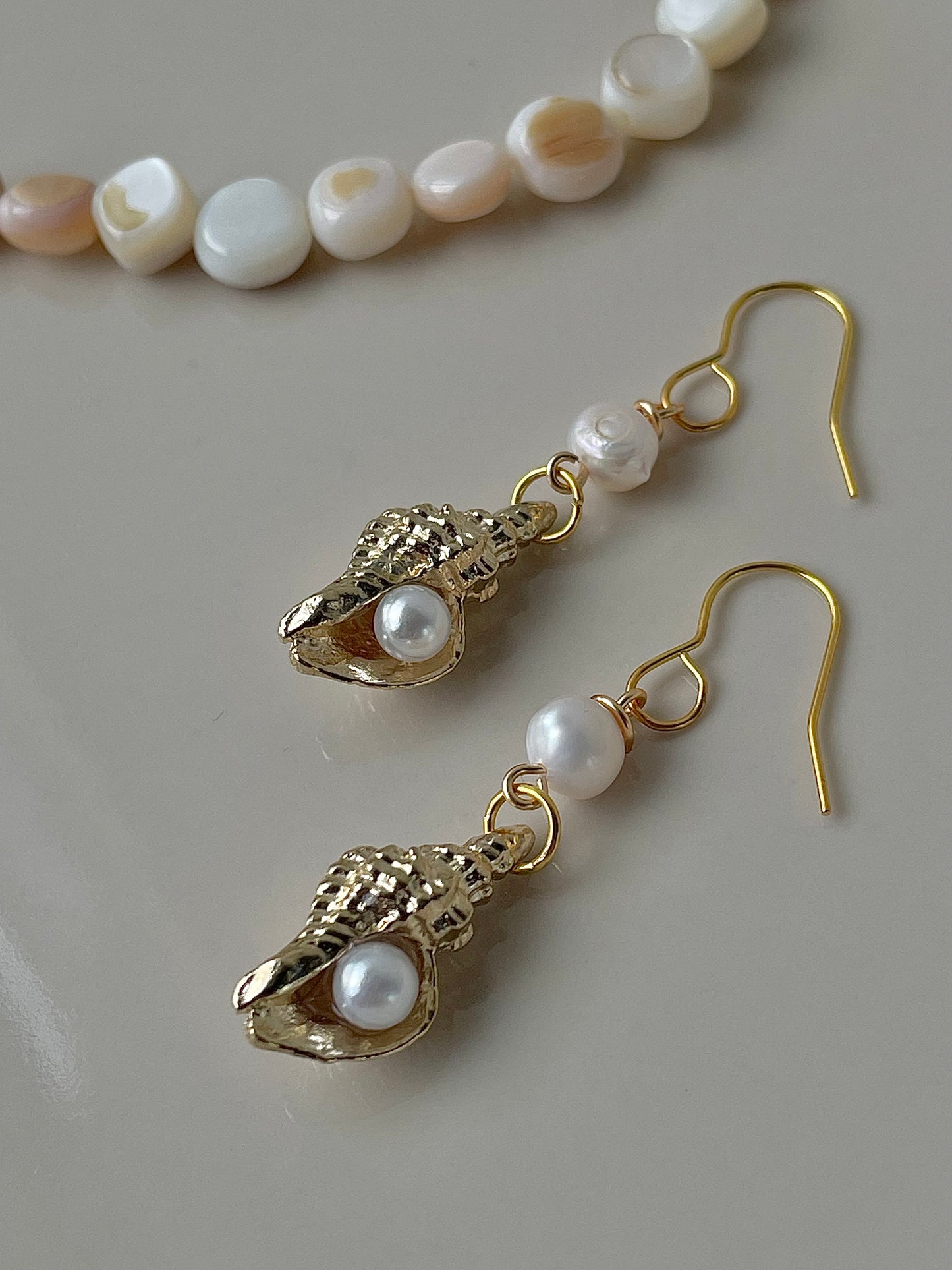 Seashell Pearl Dangle Drop earrings, fresh water pearls beads