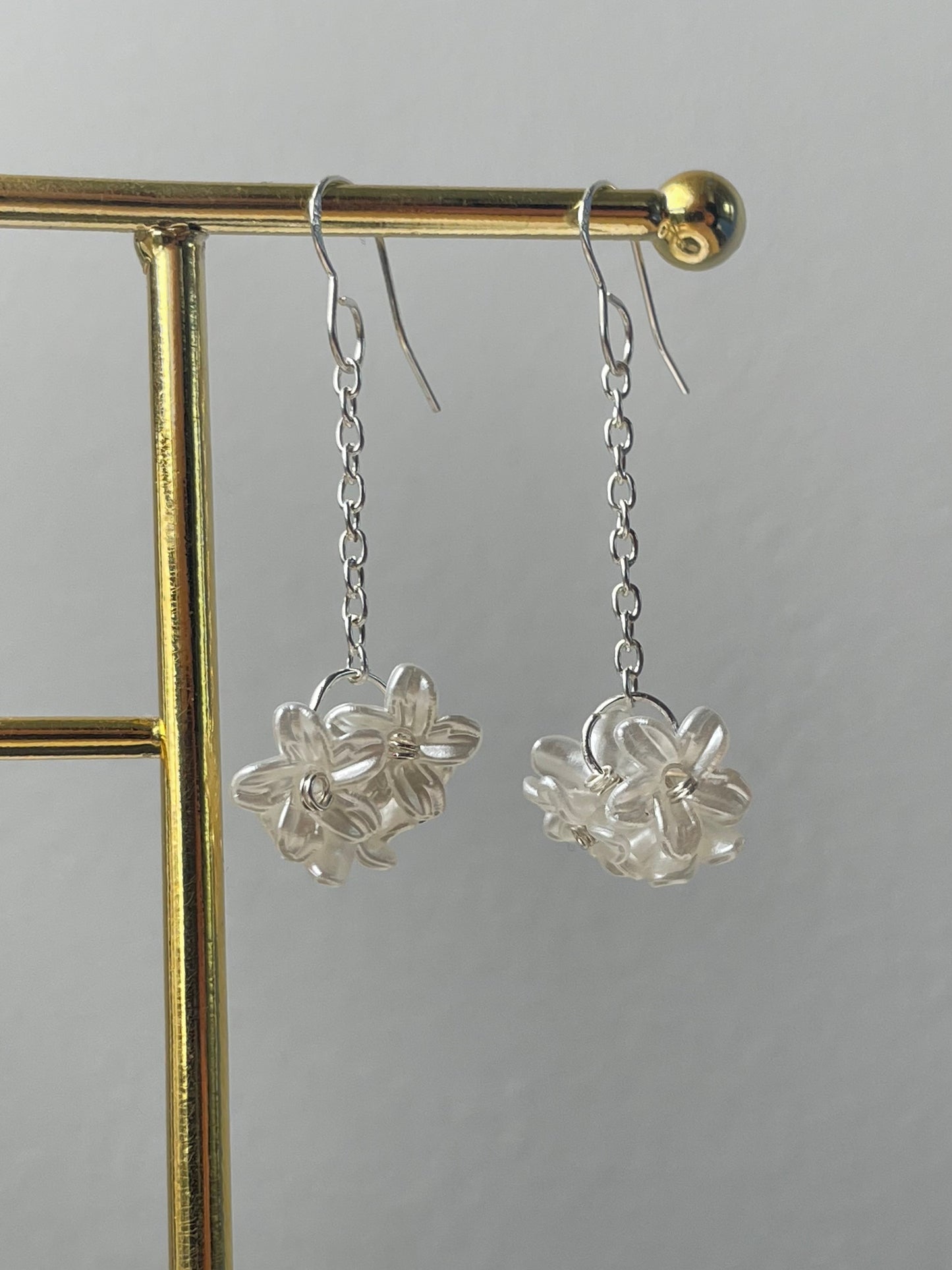 Long Flower Dangle Drop earrings, Floral earrings, Glass  teardrop earrings with delicate white flowers, handmade in Finland