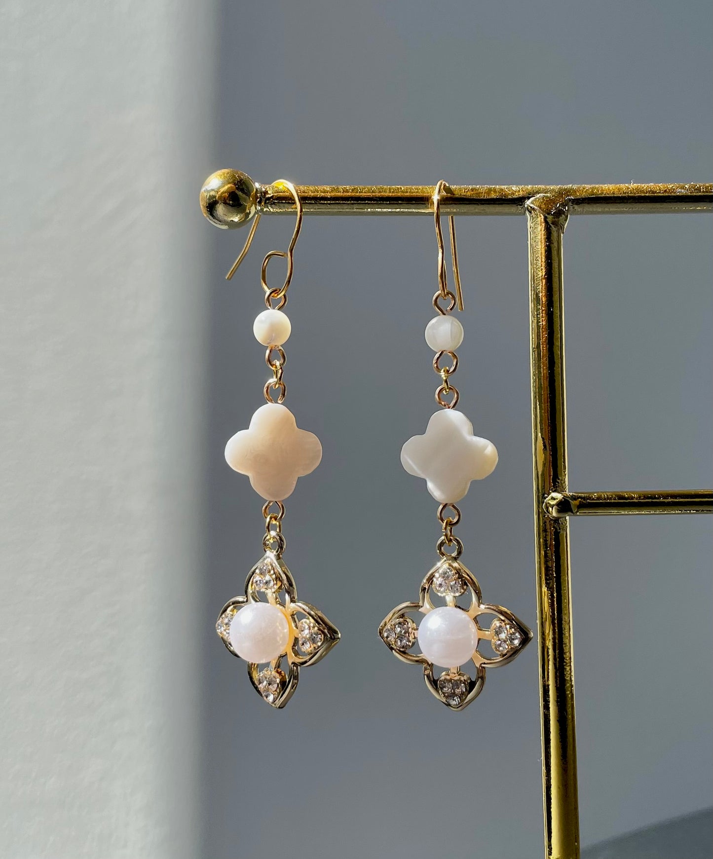 Pearl Clover Dangle Drop earrings, Natural fresh water pearl, handmade in Finland