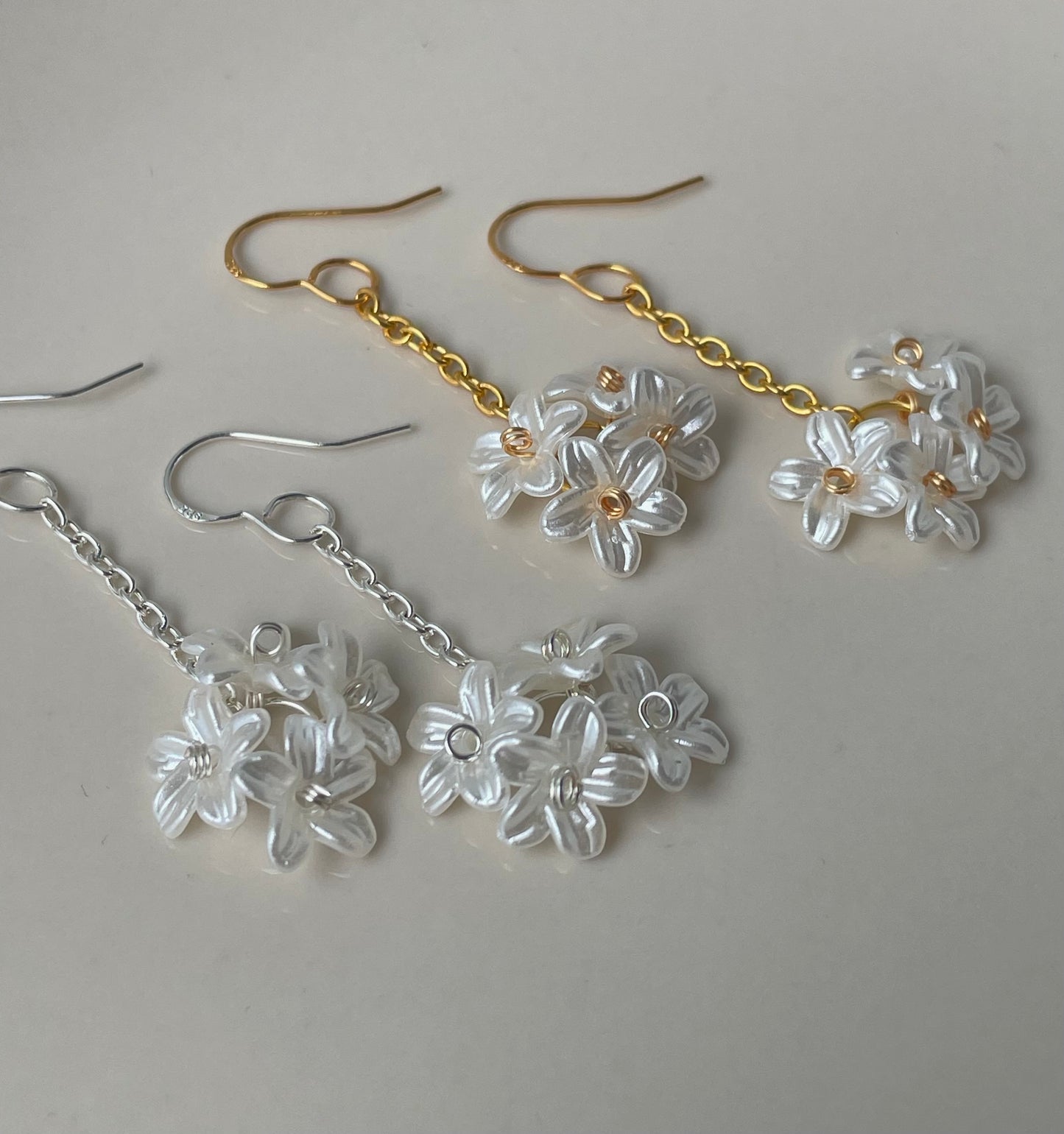 Long Flower Dangle Drop earrings, Floral earrings, Glass  teardrop earrings with delicate white flowers, handmade in Finland