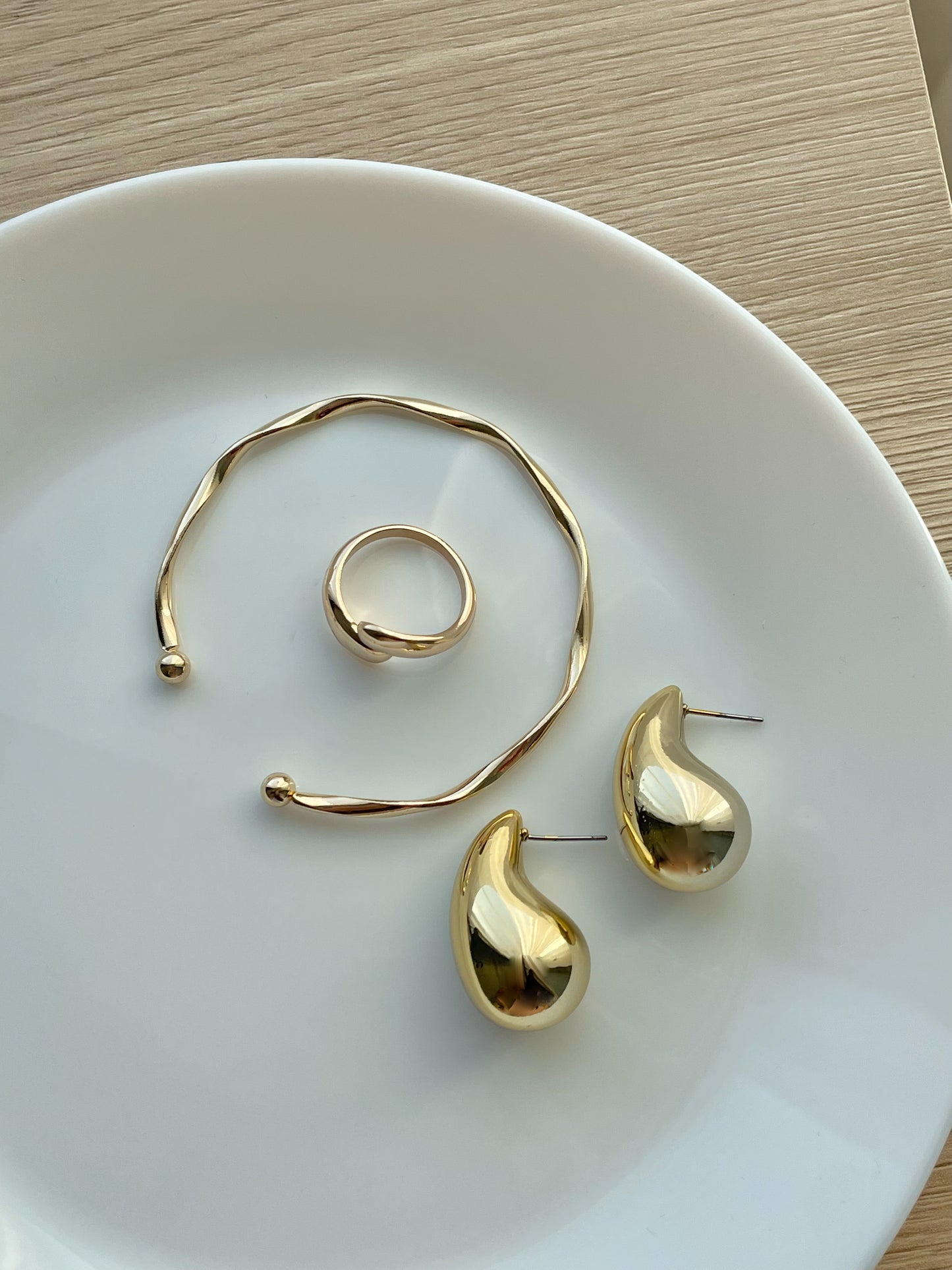 Gold Jewelry set, Chunky Gold Teardrop Earrings, Bottega Drop earrings, Gold Kylie earrings, 18K Gold plated, Adjustable ring and bracelet