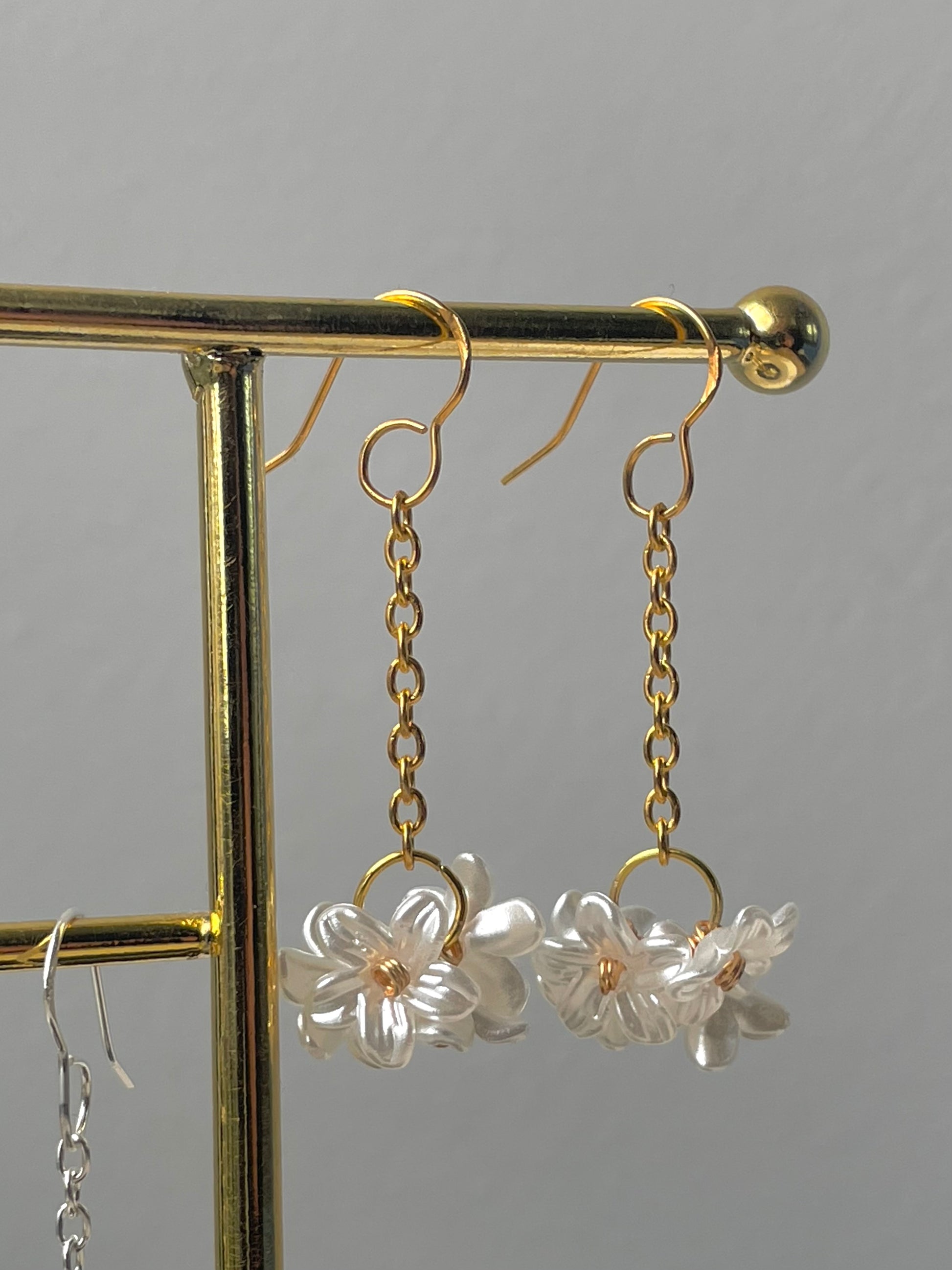 Elegant Flower Dangle Drop earrings, Floral earrings