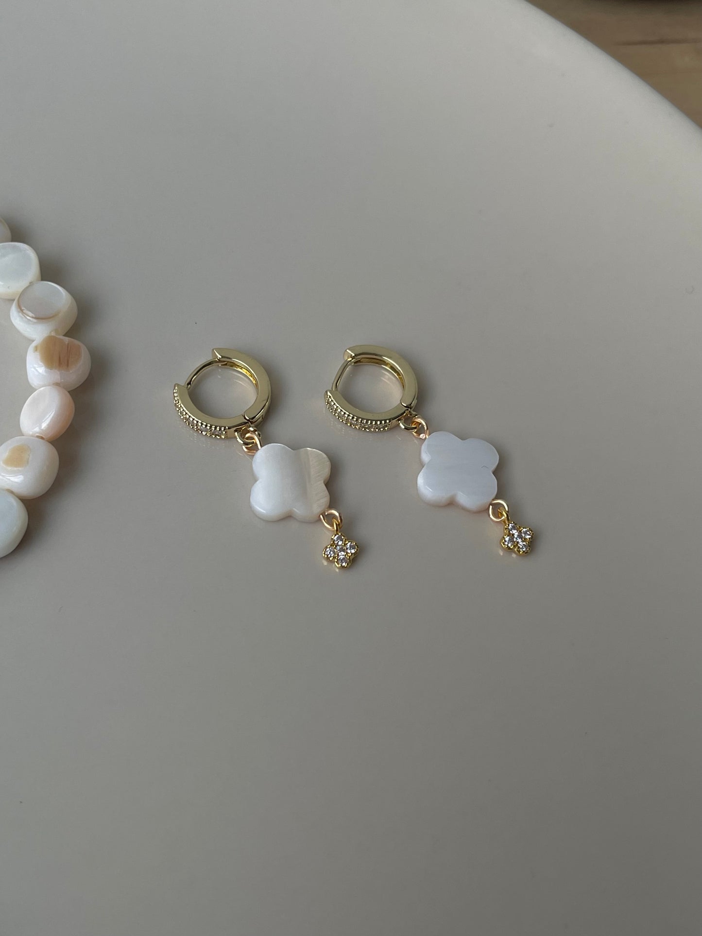 PREORDER!/ENNAKKOTILAUS! Pearl Clover Dangle Drop hoop huggies, Natural Mother-of-pearl stone, handmade in Finland