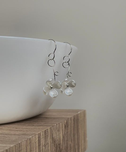 Dainty Floral earrings, Elegant Flower Dangle Drop earrings, Floral earrings, Swirl earrings with Delicate white flowers