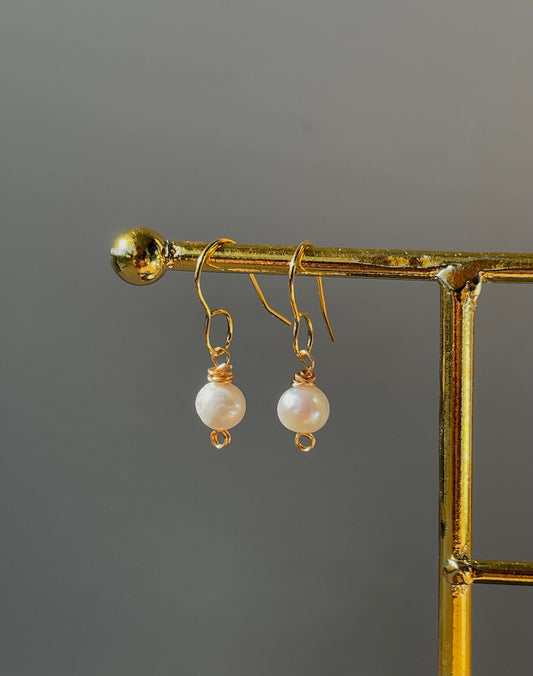 Dainty Pearl earrings, Elegant Pearl Dangle Drop earrings, Fresh water pearl earrings, Small pearl jewelry, gold and silver